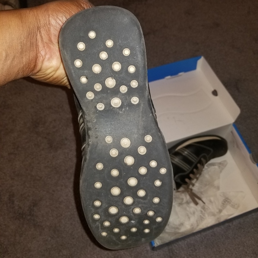 Shoes - Picture 4 of 4